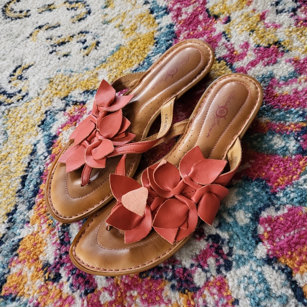 Born Crown leather flower flip flops sz 9